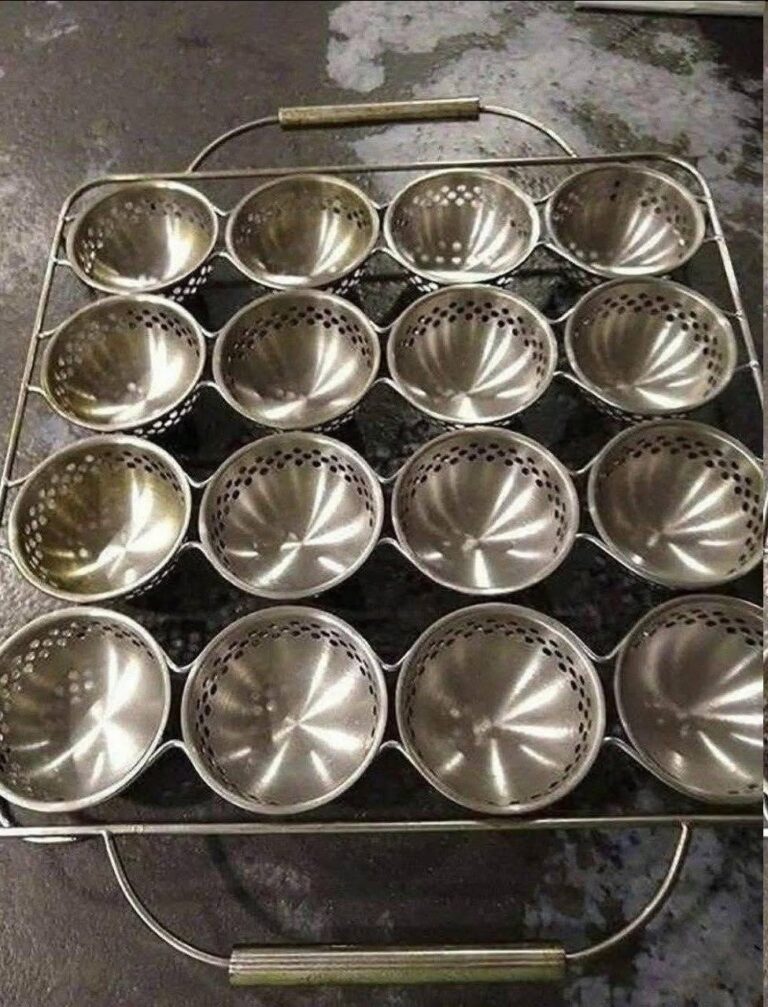 I discovered this in our new kitchen: what is it?