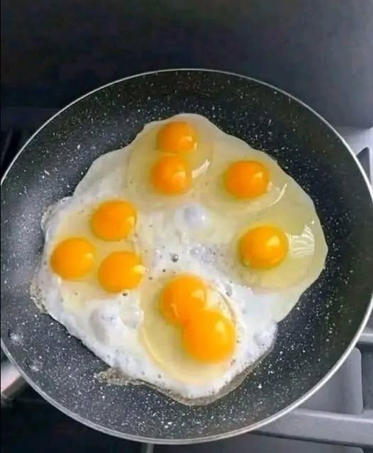 Can you guess how many eggs there are? Only geniuses know the right answer…