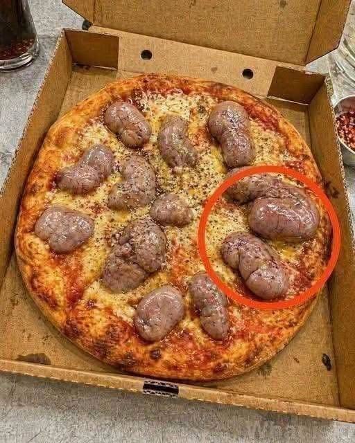 I Ordered a Pizza in the Evening—and Noticed Something Strange