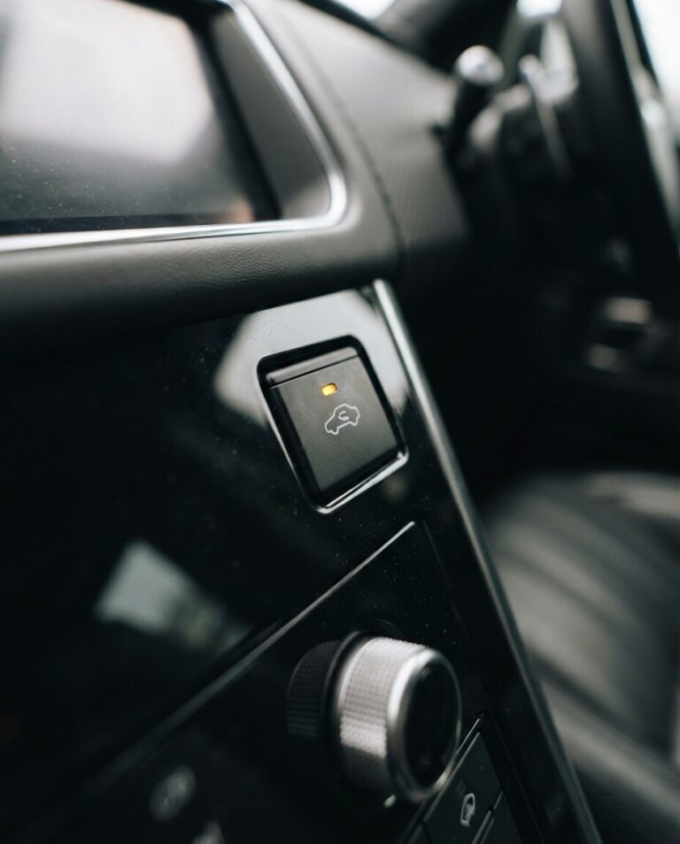 What Your Car’s Air Recirculation Button Really Does